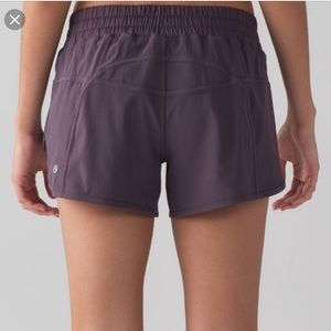 Lululemon Tracker Short V 4” - Size 6